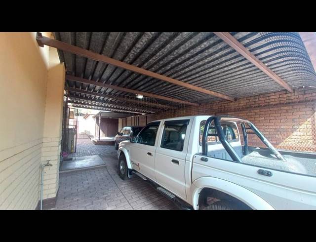 5 BEDROOM HOUSE FOR SALE IN PRETORIA GARDENS